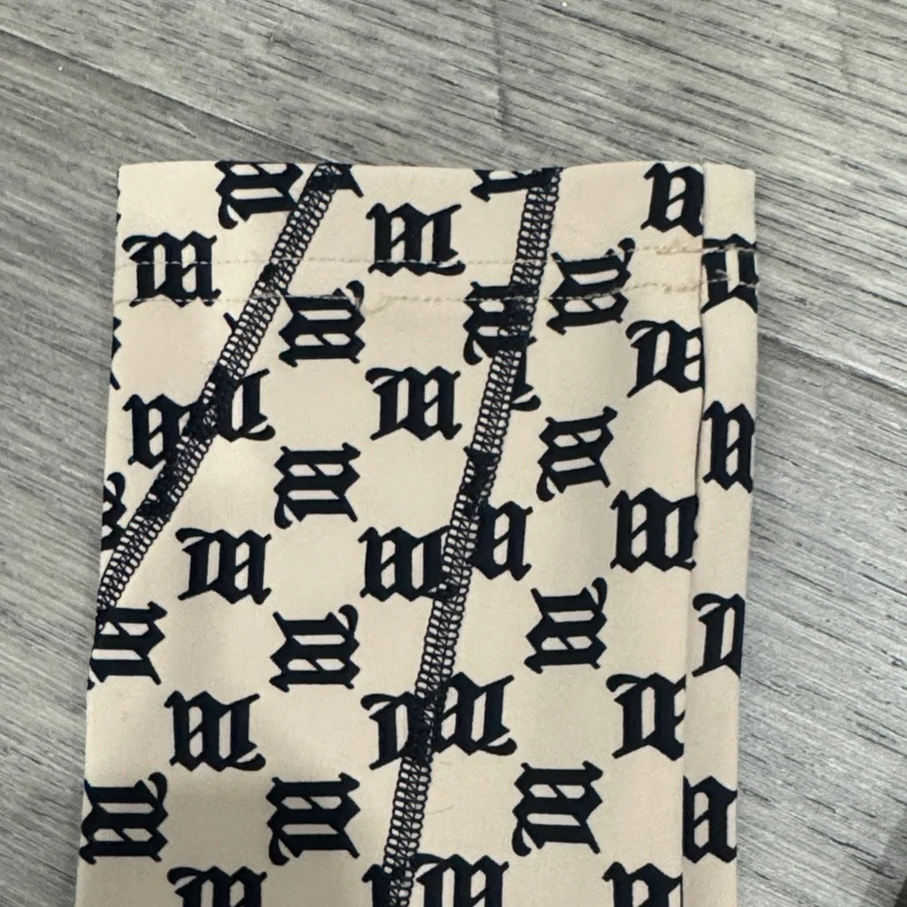 Women’s Misbhv Beige and black legging - Picture 6 of 7